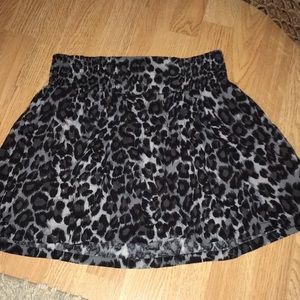 Gap brand elastic waist animal print skirt size xs